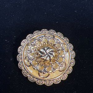 Western Germany Gold Tone Collar/Scarf Clip (4105)